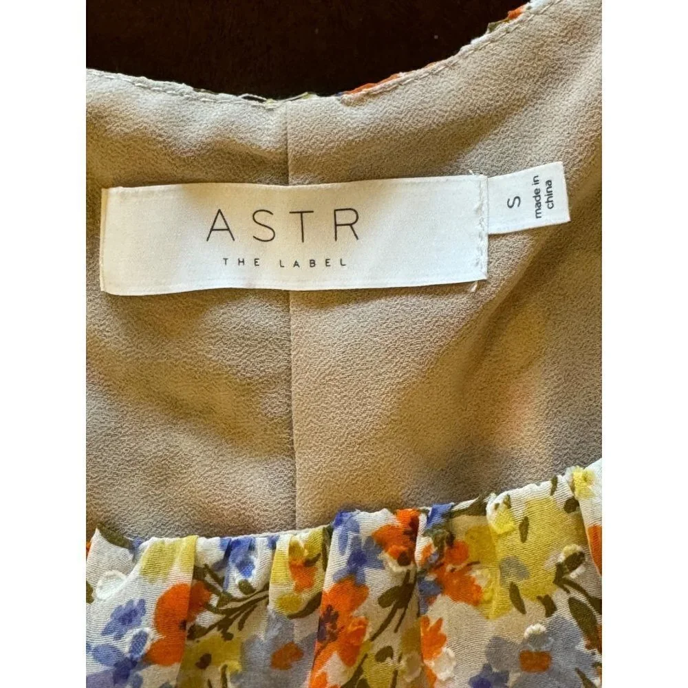 ASTR The Label Shirt Women Small Orange Floral‎ Tie Back Willa Top Boho Cottage